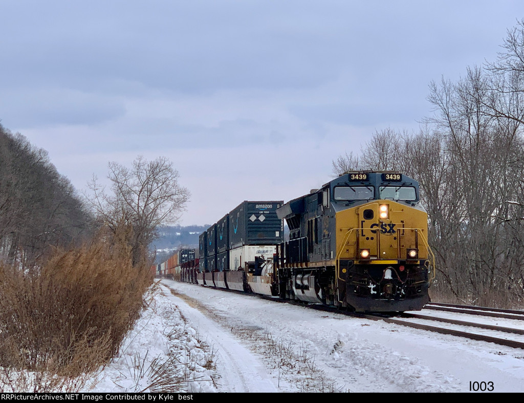 CSX 3439 on I003